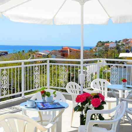 לימנריה Hotel Triada מראה חיצוני תמונה