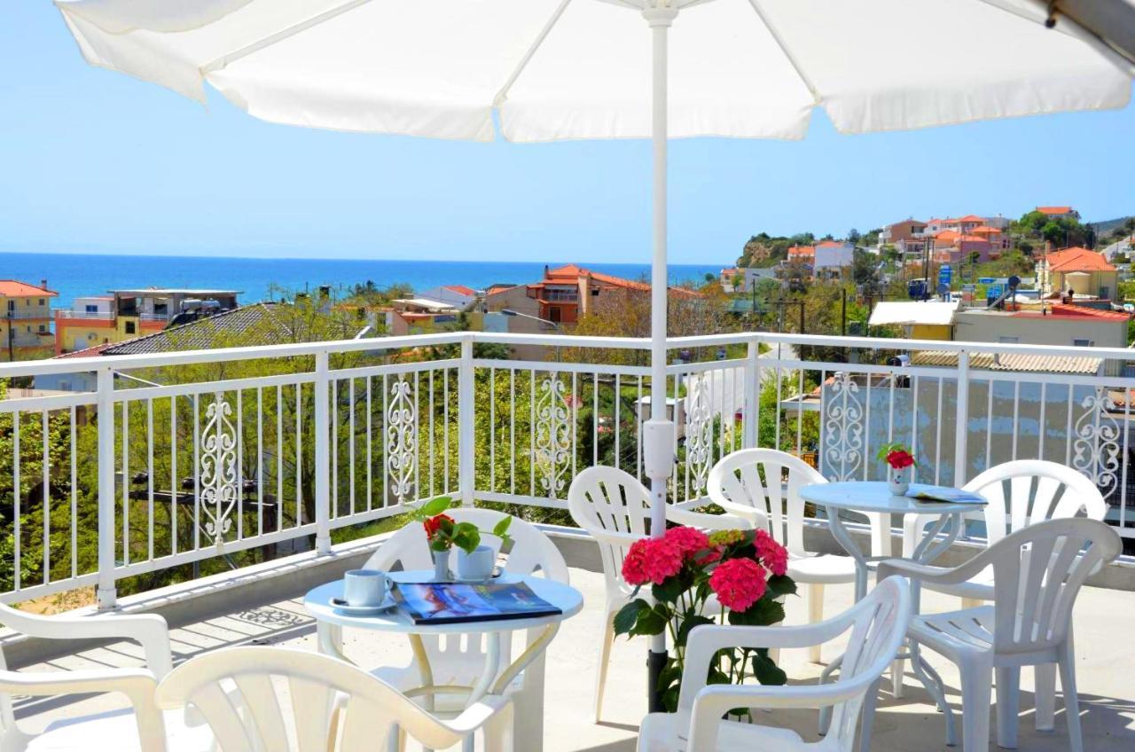 לימנריה Hotel Triada מראה חיצוני תמונה