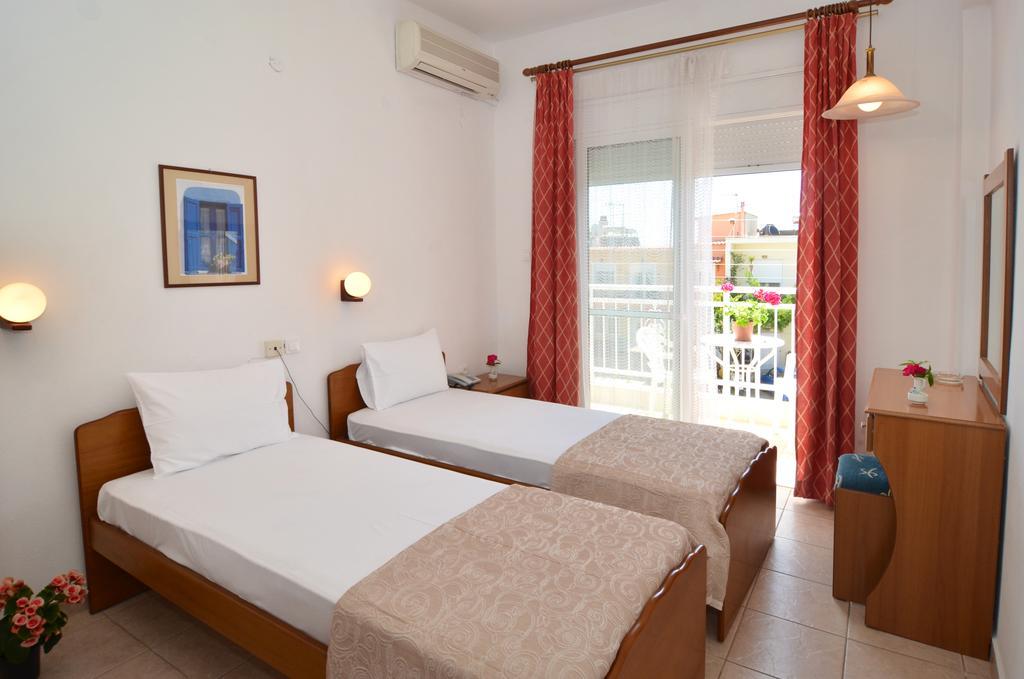 לימנריה Hotel Triada מראה חיצוני תמונה