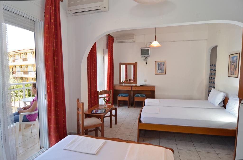 לימנריה Hotel Triada חדר תמונה